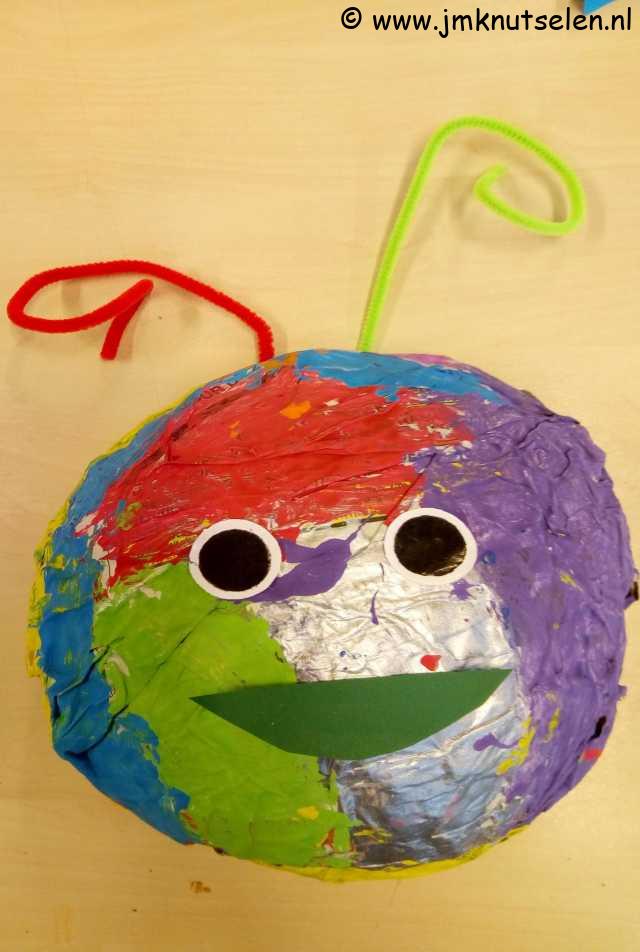 Monster van papier mache